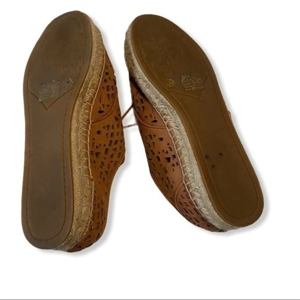 Vince Camuto Dinah lace up espadrilles siz…